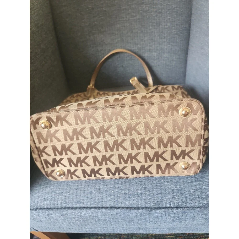 Michael Kors Jet Set Tote Brown Signature Print w/ Gold Leather Straps & Accents - Picture 10 of 11